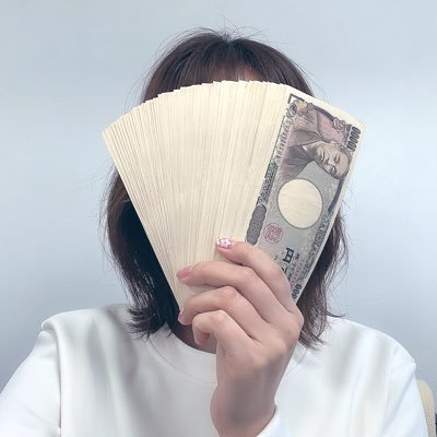 平凡OLの仮想通貨log 勤め先の社長から、ある日突然現金100万円渡されて「仮想通貨で稼いで」と言われた平凡OLです。 仮想通貨も投資もやったことないのに！ とりあえず頑張るので見守ってください。